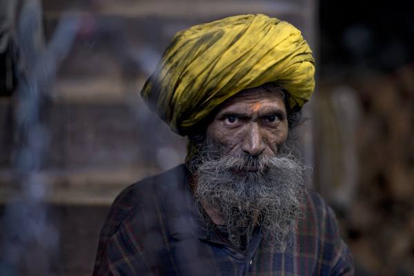 Photograph Pete Seaward  Delhi Charcoal Man on One Eyeland